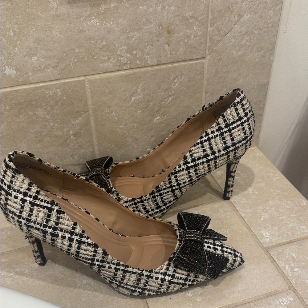 BCBGeneration Women’s 2-Pump